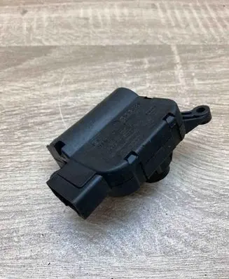 Volkswagen Touareg I Air flap motor/actuator 0132801320 52496223
