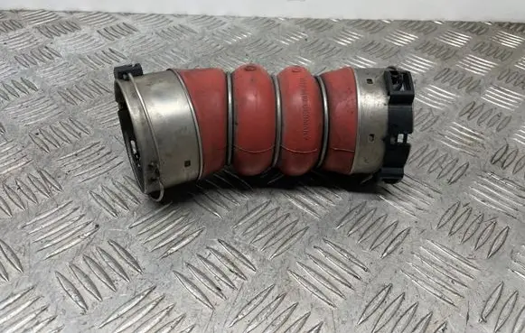 BMW 5 F10 F11 Intercooler hose/pipe 7805401