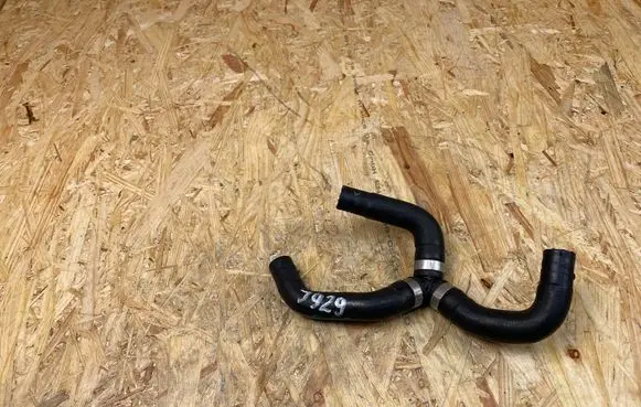 Volvo XC40 Engine coolant pipe/hose 31493282