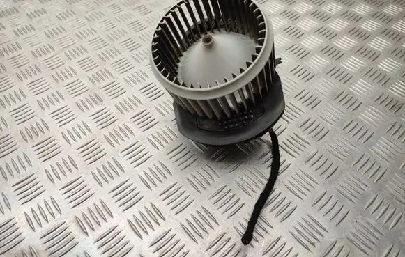 Volkswagen Touareg II Heater fan/blower 7P0820021B 0130115559 52422918