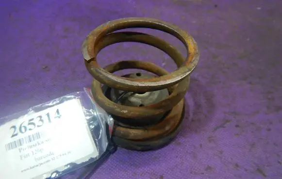 Engine mount vacuum valve