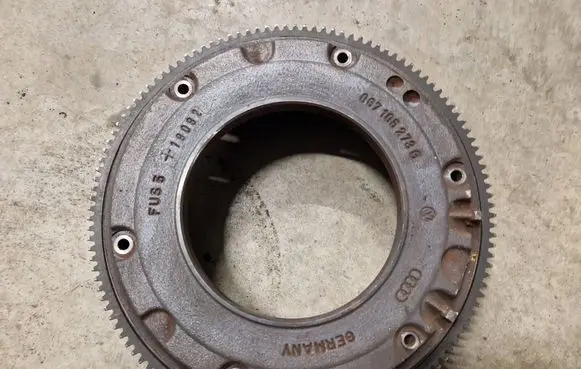 Volkswagen Golf III Flywheel 067105273G