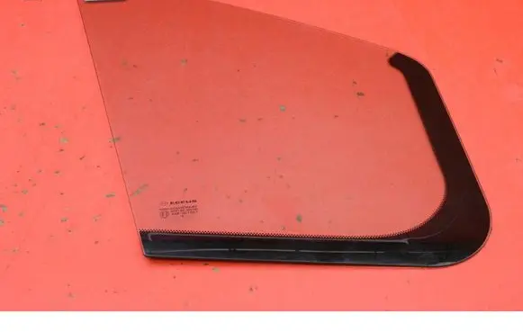 Renault Trafic I Front door window glass four-door 