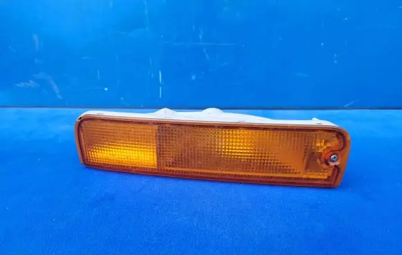 Nissan Pathfinder R50 Front indicator light 3380R