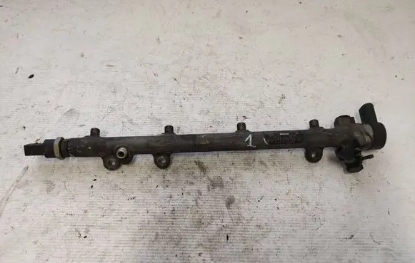 Mercedes-Benz Vito Viano W638 Fuel main line pipe 0445214004 A6110700095