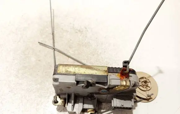 Peugeot 406 Front door lock