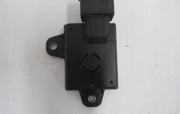 Peugeot 308 Central body control module 9807709080