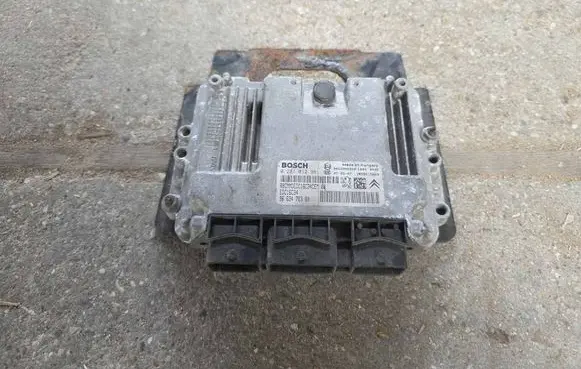 Peugeot 407 Engine control unit/module 9663476380