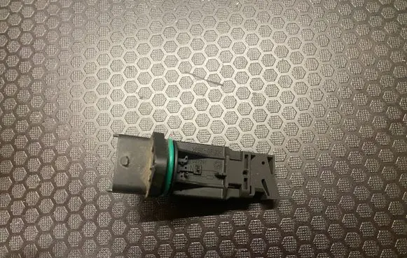 Chrysler Voyager Mass air flow meter F00C2G2051
