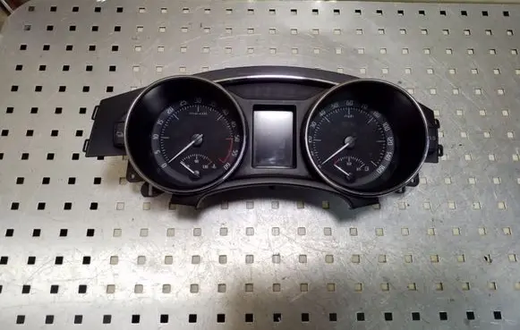 Skoda Superb B6 (3T) Speedometer (instrument cluster) 3T2920940D