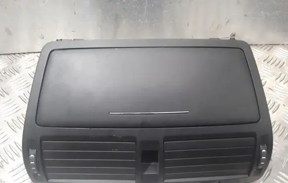 Skoda Octavia Mk2 (1Z) Dash center air vent grill 1Z0820951