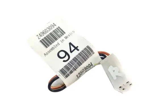 Mercedes-Benz R W251 AUX in-socket connector 1645400074 2205454028 772717002