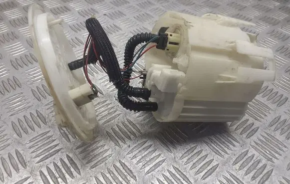 Opel Zafira B Mechanical fuel pump 13129982