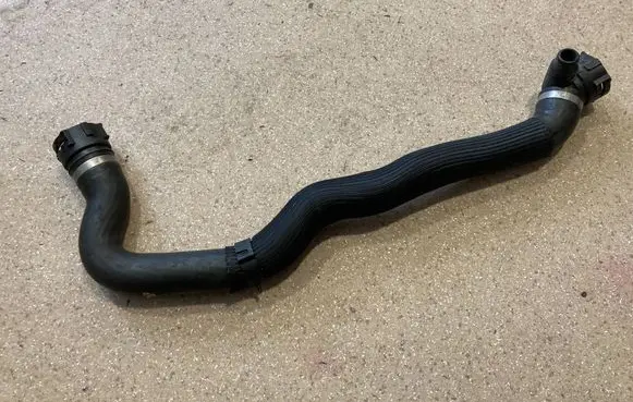 BMW 3 G20 G21 Engine coolant pipe/hose 8588856