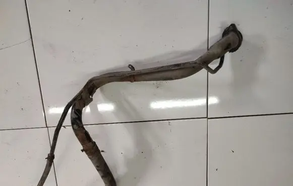Fiat Sedici Fuel tank filler neck pipe 