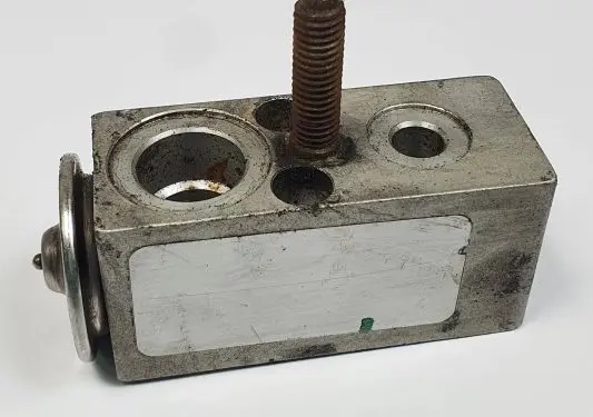 Jeep Grand Cherokee (WK) Air conditioning (A/C) expansion valve 52290890