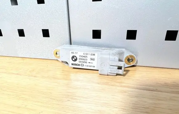 BMW X5 E53 Airbag deployment crash/impact sensor 6911038 150405 0285002064