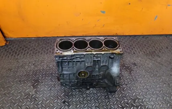 Volkswagen Polo V 6R Engine block CGG