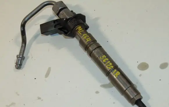 Mercedes-Benz ML W164 Fuel injector A6420701187 A6420700800 100719