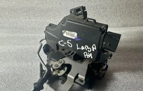 Audi A6 S6 C5 4B Front door lock 4B1837016G