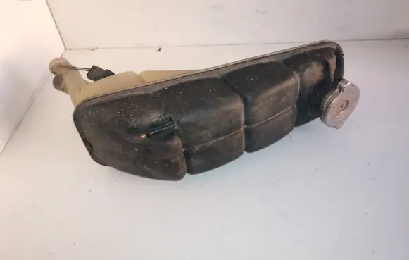 Mercedes-Benz E W210 Coolant expansion tank/reservoir 2105000249