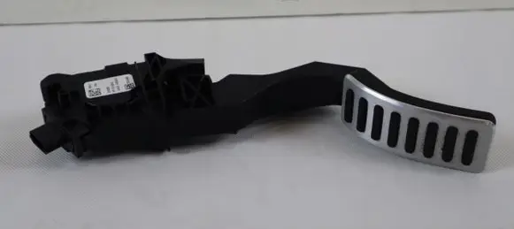 Volvo XC40 Accelerator throttle pedal 32143989