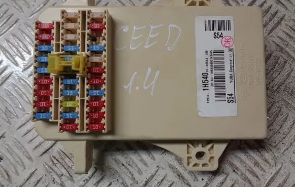 KIA Ceed Fuse module 919501H540