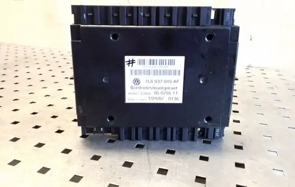 Volkswagen Touareg I Power management control unit 7L6937049AF 05075611