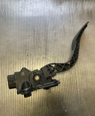 Citroen C-Crosser Accelerator throttle pedal MN101543 0622251A5