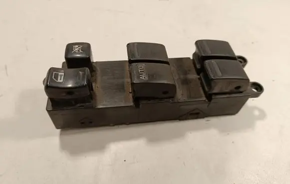 Nissan X-Trail T31 Electric window control switch