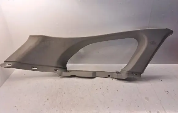 (D)pillar trim (top)