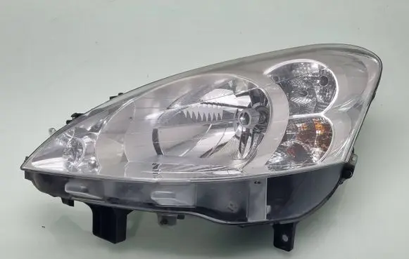 Peugeot Partner Headlight/headlamp 9682829380
