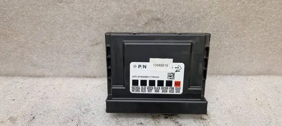 Opel Astra J Comfort/convenience module 13582619 879056B211700454 87905SB211700454