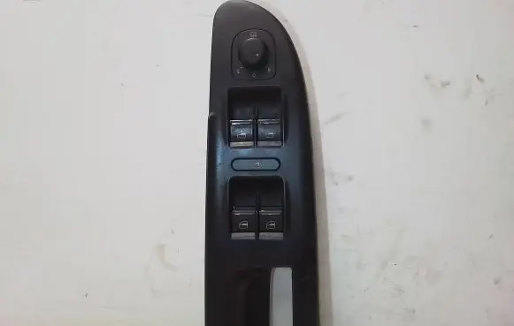 Volkswagen PASSAT B6 Electric window control switch 3C1867171
