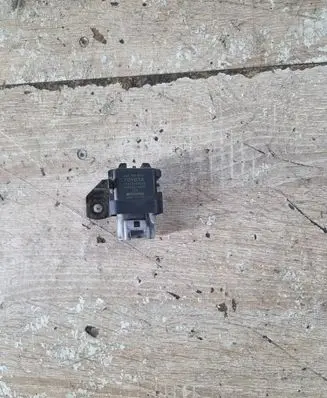 Toyota Avensis Verso Glow plug pre-heat relay 2861067010 1567000671