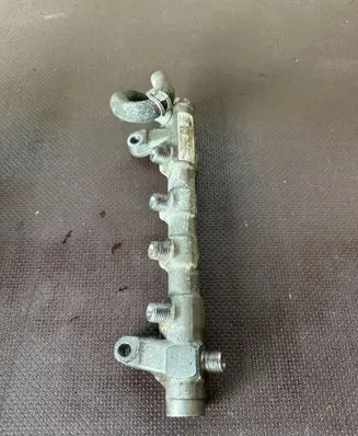 Fuel main line pipe