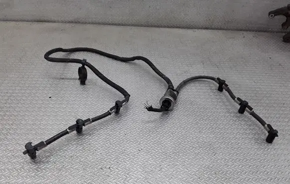 Volkswagen Phaeton Fuel return line/hose 