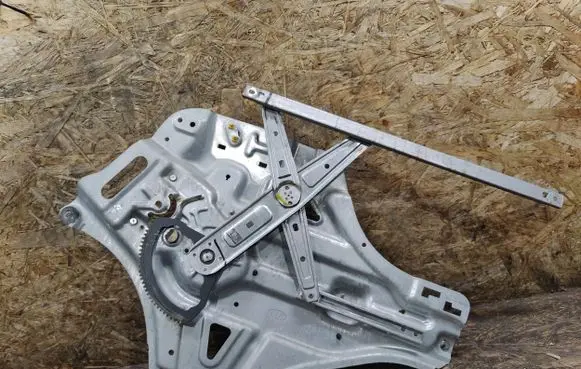 KIA Magentis Front window lifting mechanism without motor 824702G060