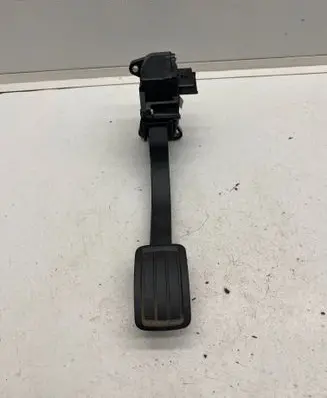 Peugeot 5008 II Accelerator throttle pedal 9836042080