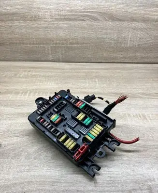 BMW 3 F30 F35 F31 Fuse module 9389070