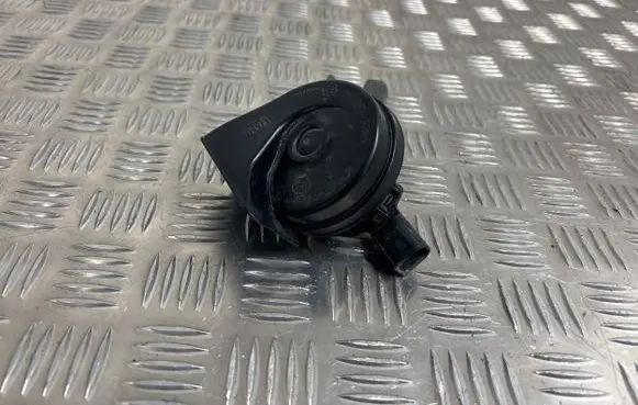 BMW 2 F46 Horn signal 55306 SD8ME