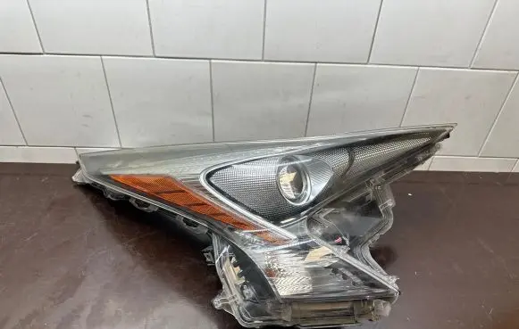 Toyota Prius (XW50) Headlight/headlamp UPMD60GF20