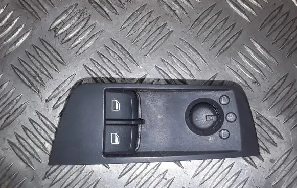 Audi A1 Electric window control switch 8e0959565