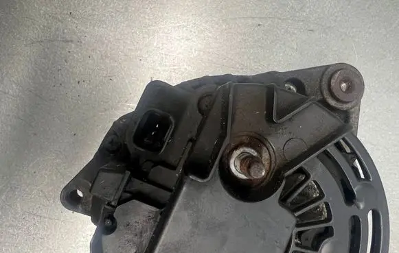 Renault Master II Generator/alternator 8200251006