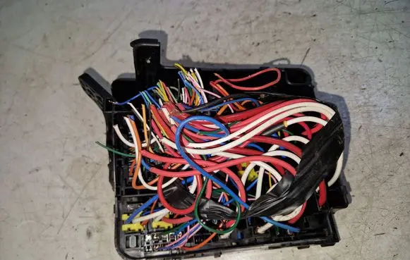 Hyundai i40 Fuse module 912143Z035