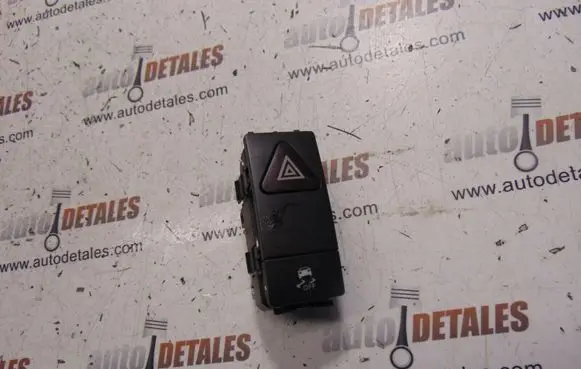 Mercedes-Benz E W212 Hazard light switch A2128207210