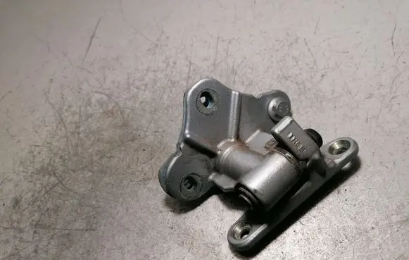 Mercedes-Benz GL X164 Rear door lower hinge