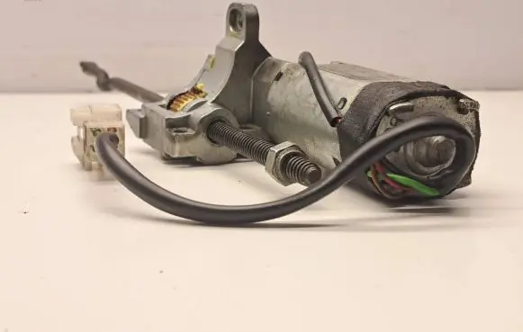 Mercedes-Benz E W210 Steering column adjust motor 404475 118138 4490