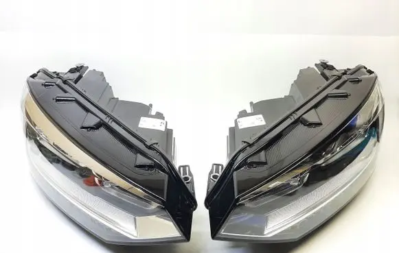 Volkswagen Touran III Headlights/headlamps set 5TB941035B