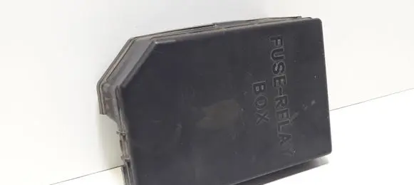 Audi 80 90 B3 Fuse box cover 912102D031
